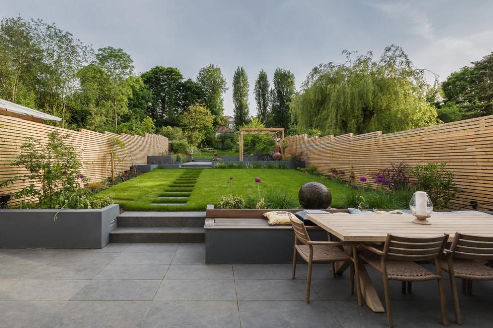 When to Consider Professional Garden Landscaping